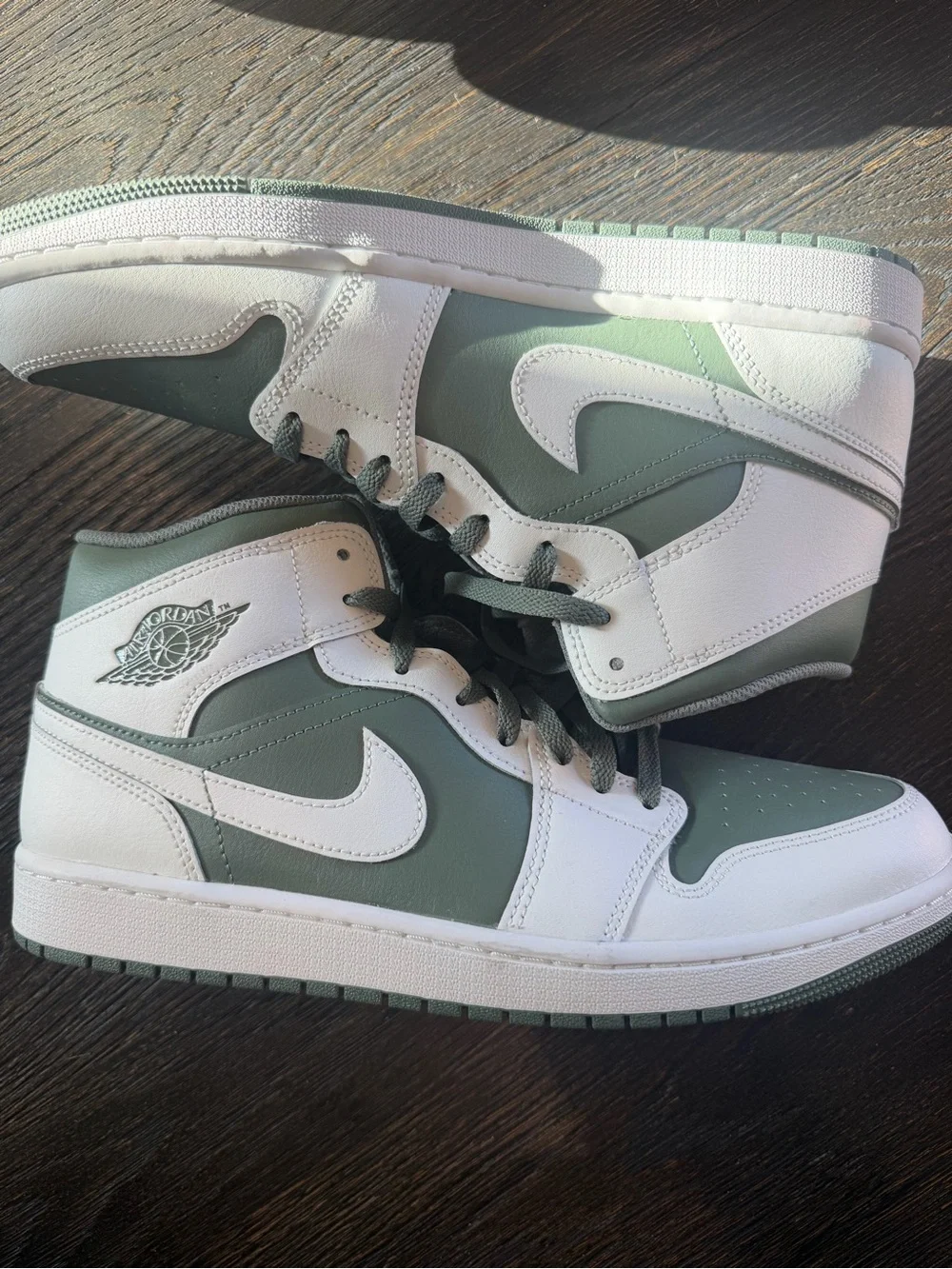 Nike Air Jordan 1 Mid Summit White Lichen Green